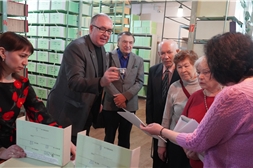 Именитые гости посетили архивохранилище госархива
